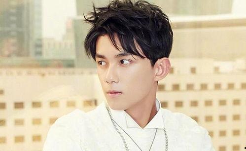 吴磊和赵露思圈内人爆料,圈内人爆料甜蜜细节引热议