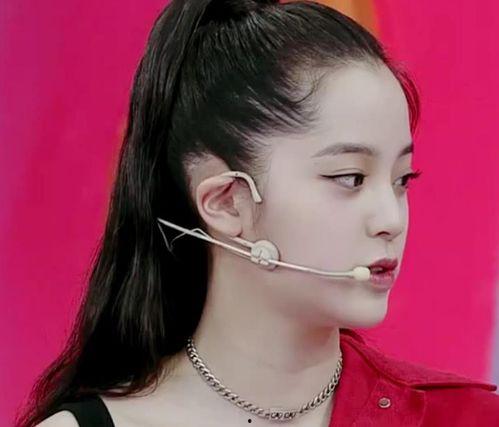 鼻子扁的女明星